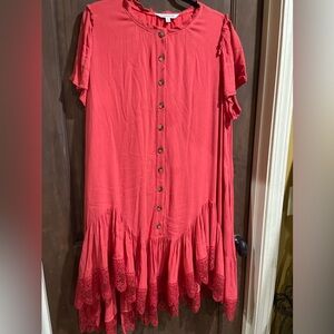 WOMENS LARGE DRESS DAVI AND DANI. LACE BOTTOM DETAIL. EUC. LARGE. BOUTIQUE. RED